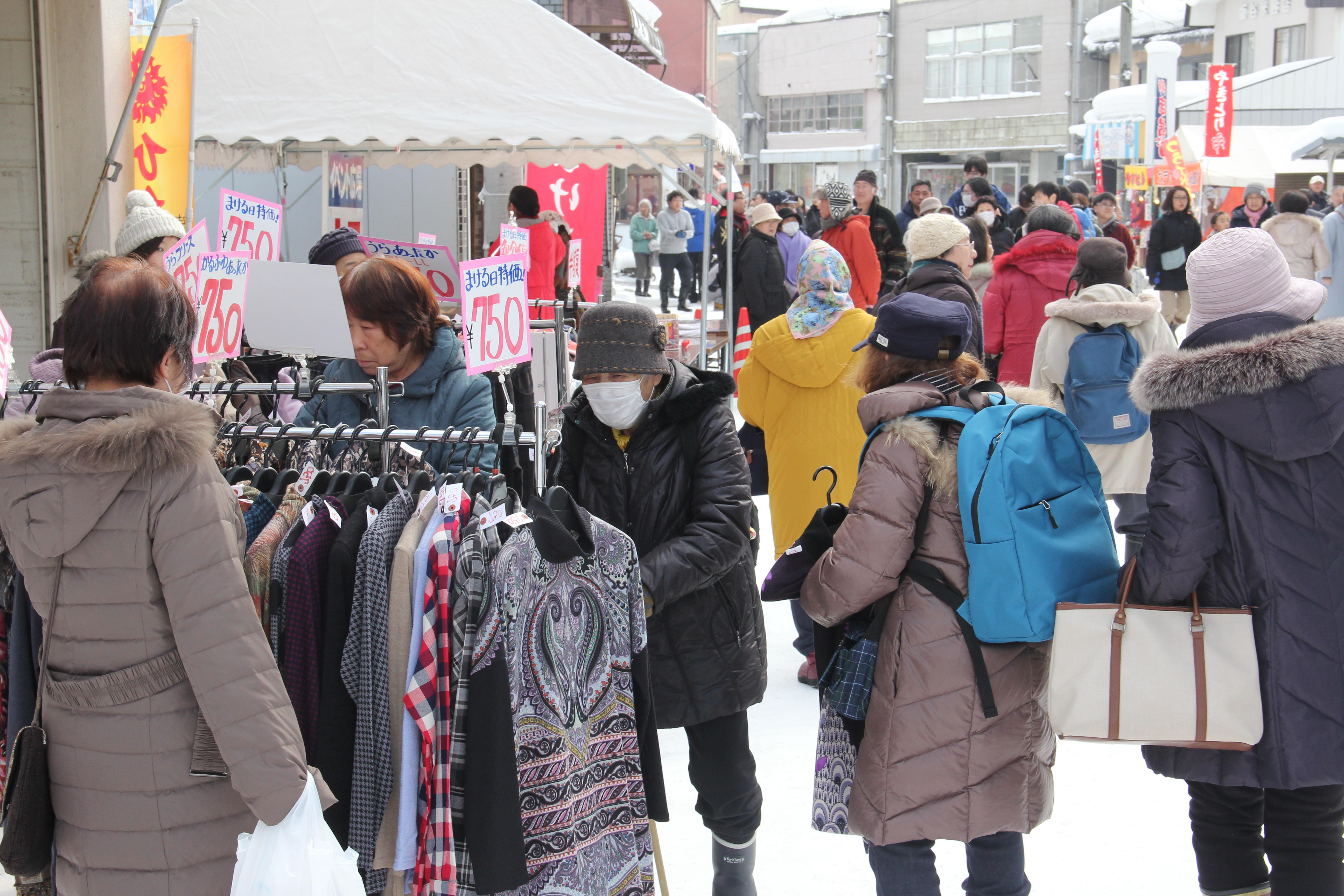 商店街にぎわう　旧正まける日