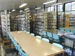 七戸中央図書館