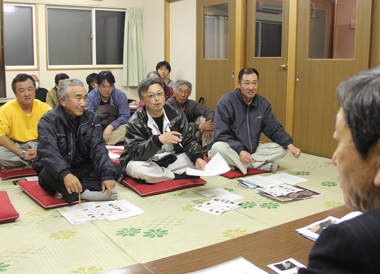 貝塚地区で出前座談会